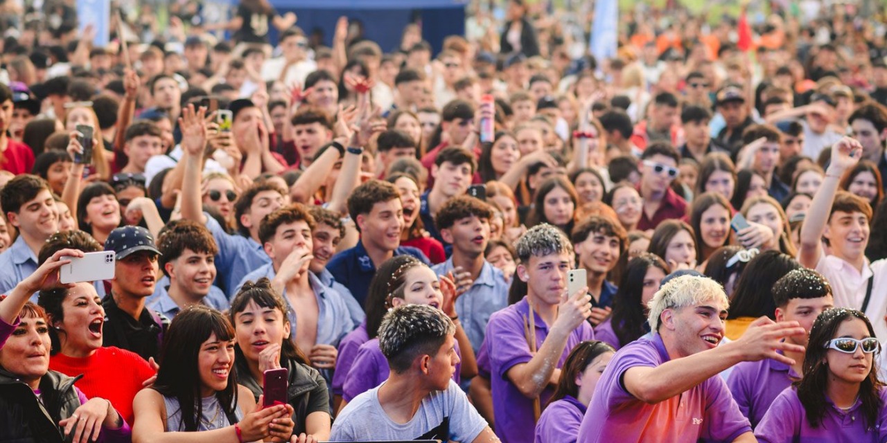 Una multitudinaria Fiesta de la Primavera en el Parque Eseverri